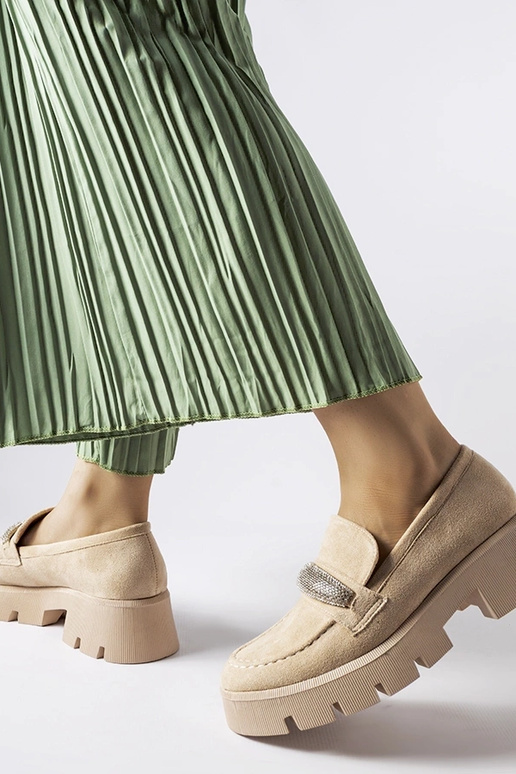 Massiivse tallaga Macario beežid...