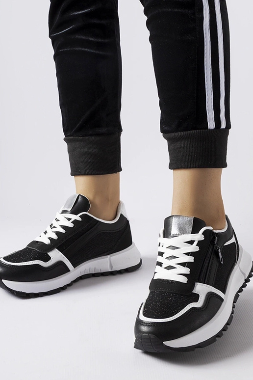 Mustad dekoreeritud spordijalatsid,...