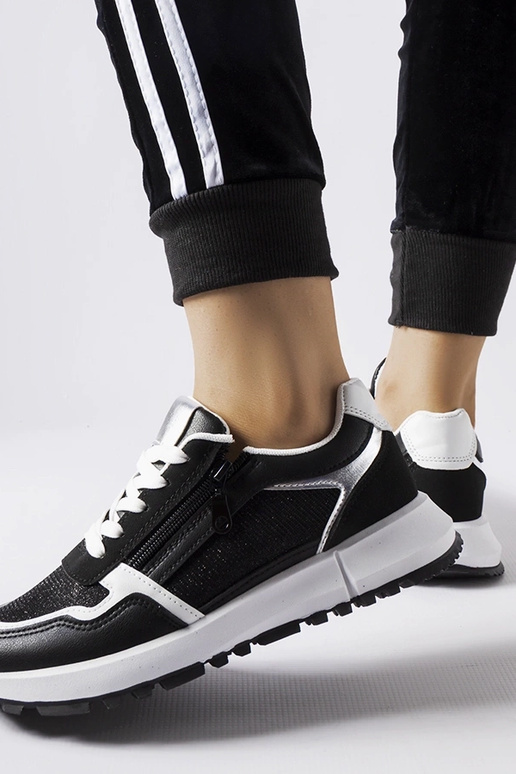 Mustad dekoreeritud spordijalatsid,...