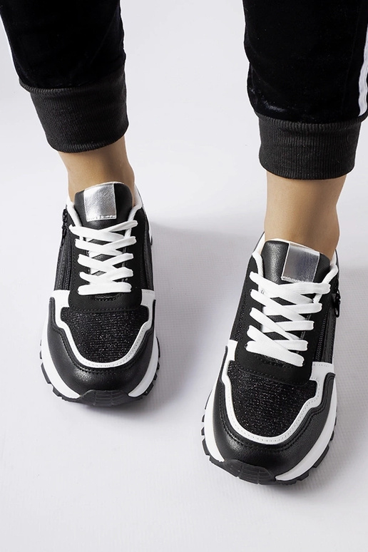 Mustad dekoreeritud spordijalatsid,...