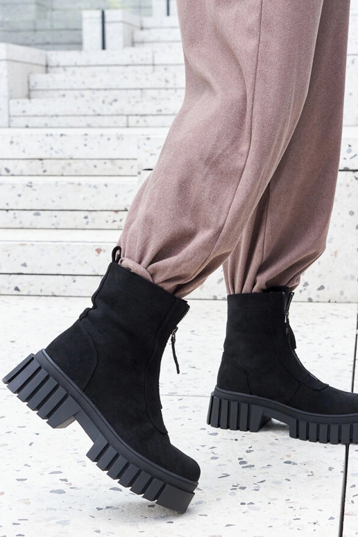 Mustad isoleeritud naiste poolsaapad...