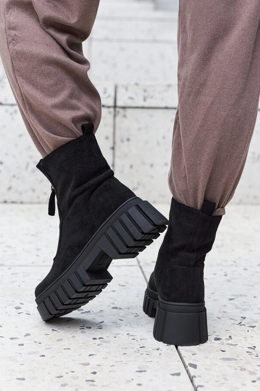 Mustad isoleeritud naiste poolsaapad...