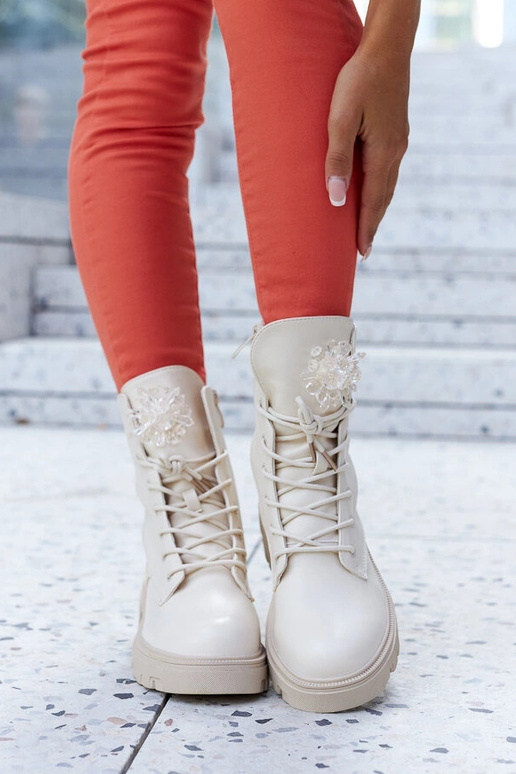 Dekoratiivsete helmestega beežid...