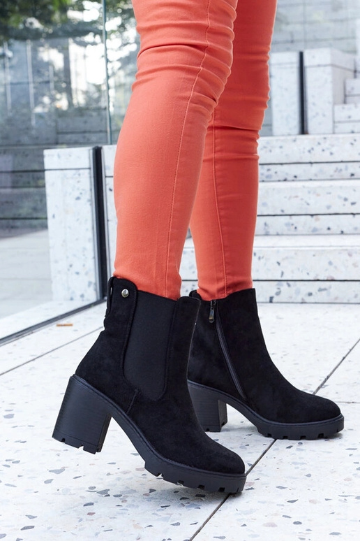 Mustad isoleeritud kunstnahast saapad...