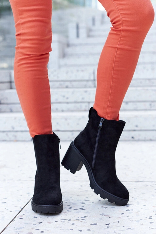 Mustad isoleeritud kunstnahast saapad...