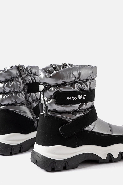 Mustad ja hallid tüdrukute lumesaapad...