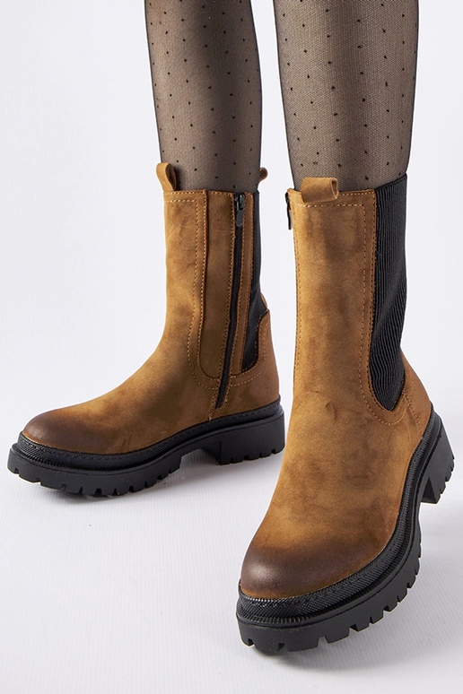 Pruunid soojustusega kõrged saapad...