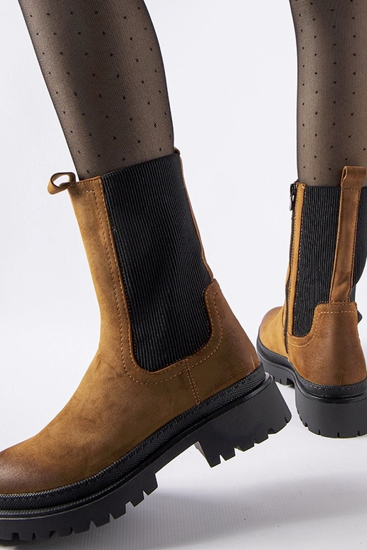 Pruunid soojustusega kõrged saapad...