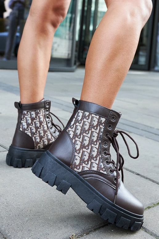 Pruunid poolsaapad dekoratiivse...