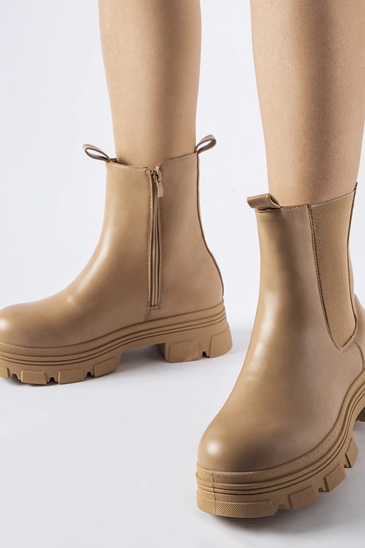 Beežid poolsaapad Placido platvormil