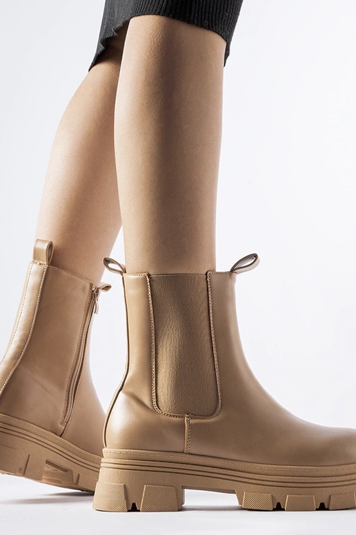 Beežid poolsaapad Placido platvormil