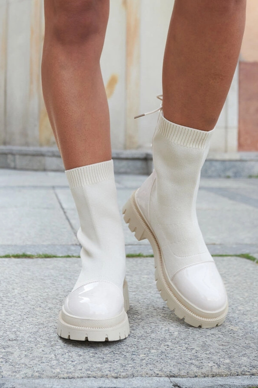 Albertina beežid sok-lakknahast...