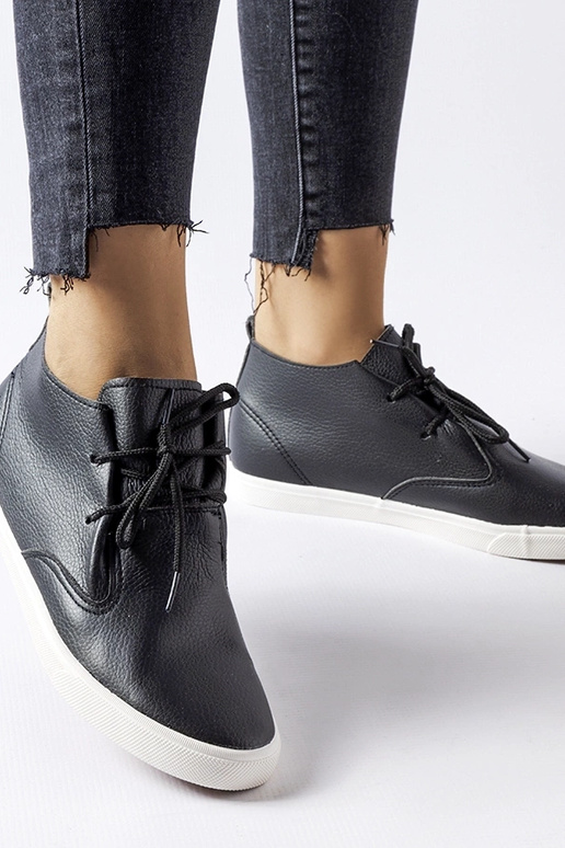 Mustad Cavarzere poolsaapad