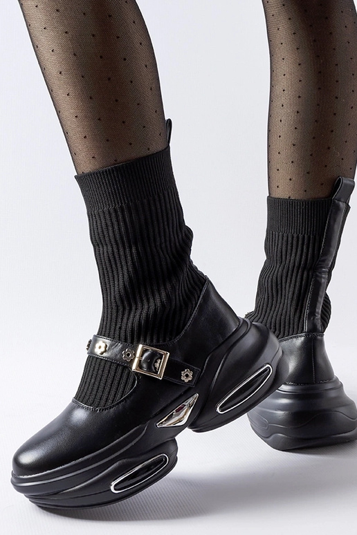 Ivana mustad sokisaapad