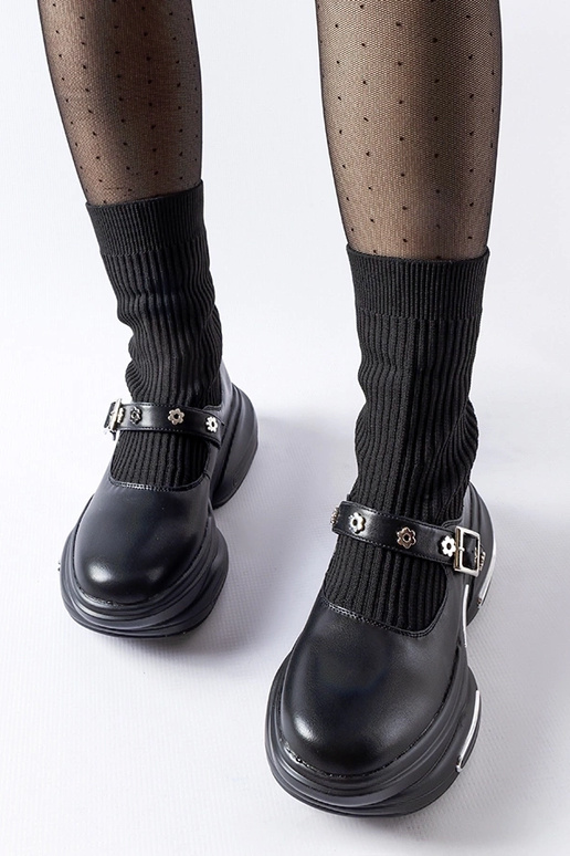 Ivana mustad sokisaapad