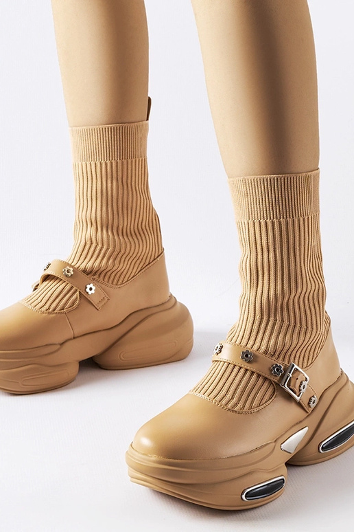 Ivana beežid sokisaapad