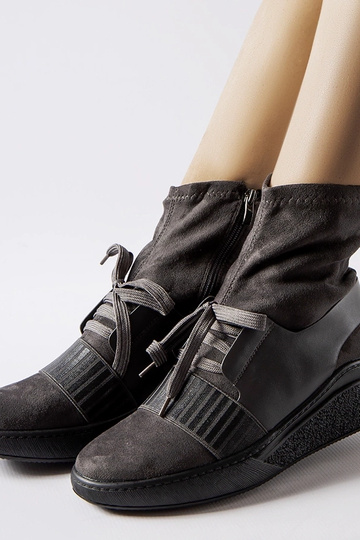 Hallid kiilkontsaga Spoleto... 2