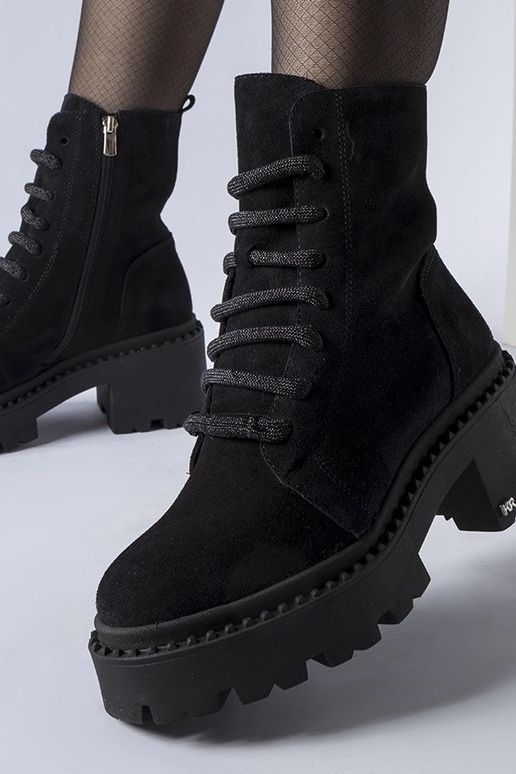 Mustad talvematrjalid kontsaga, Karino