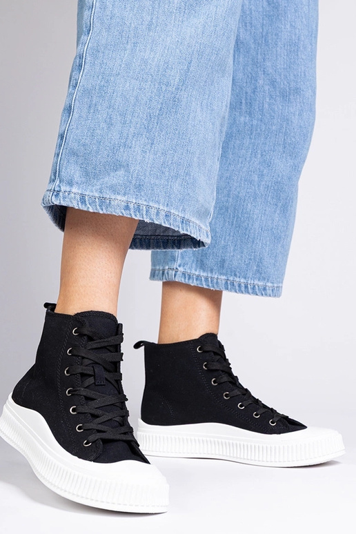 Mustad kõrged kingad platvormil,...