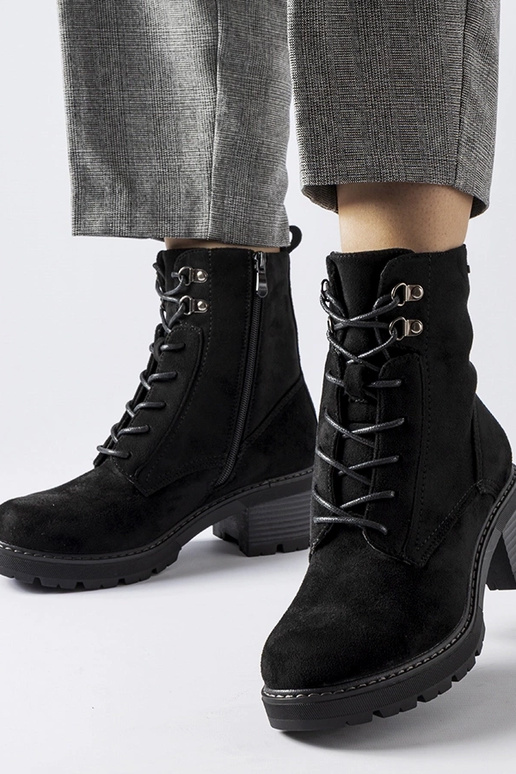 Mustad nöörsaapad Clementina