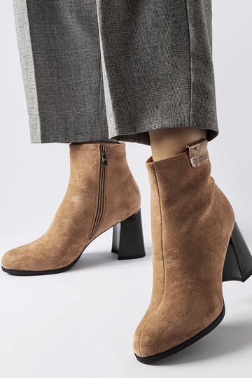 Kuldse värvi elegantsed... 2