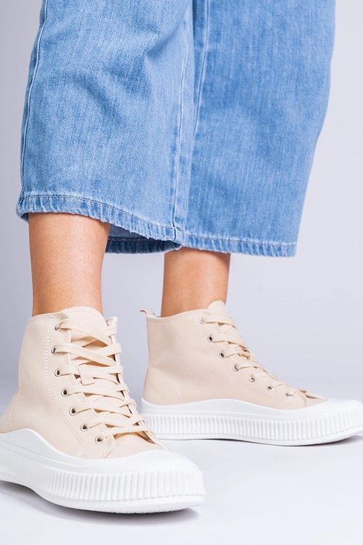 Kuldse värvi kingad platvormil,...