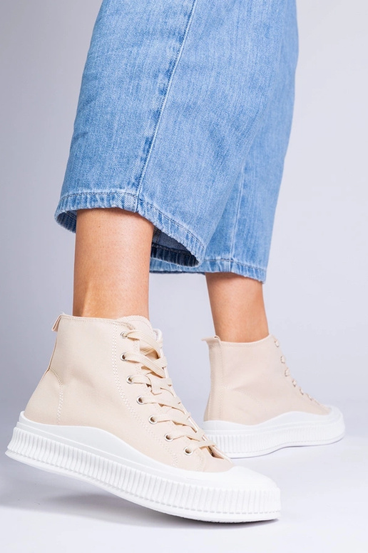 Kuldse värvi kingad platvormil,...