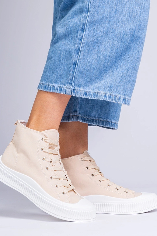 Kuldse värvi kingad platvormil,...