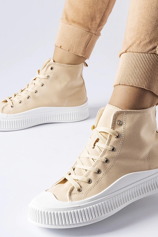 Kuldse värvi kingad platvormil,...