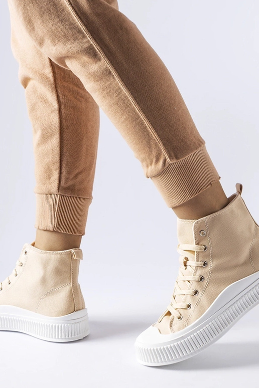 Kuldse värvi kingad platvormil,...