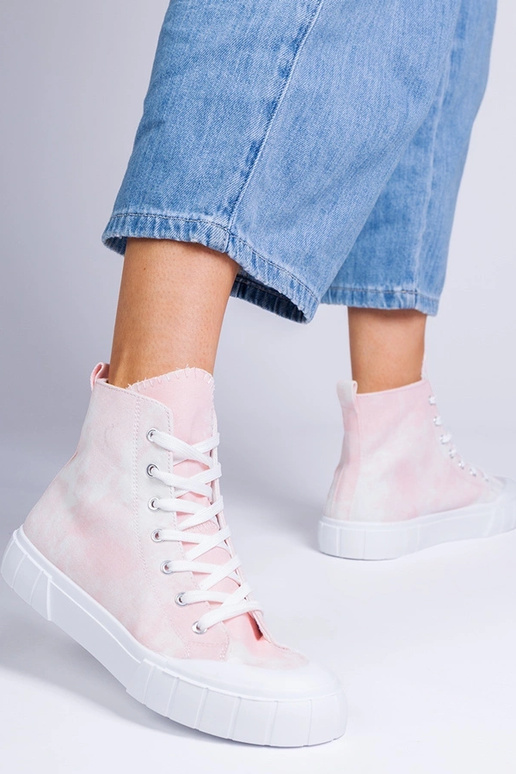 Roosad kingad pahkluuni, „Citta"