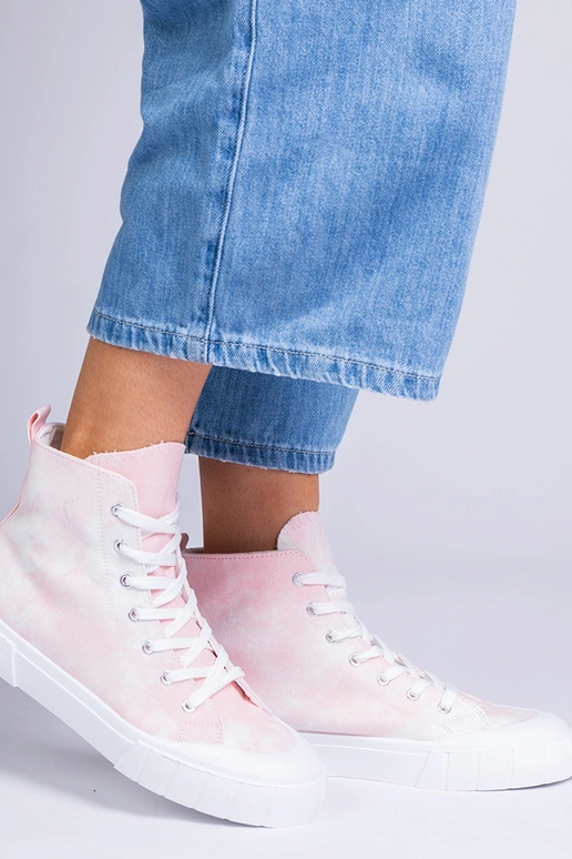 Roosad kingad pahkluuni, „Citta"