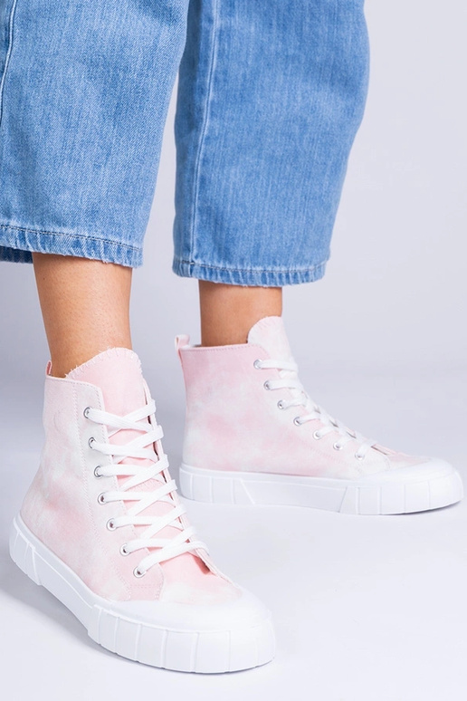 Roosad kingad pahkluuni, „Citta"