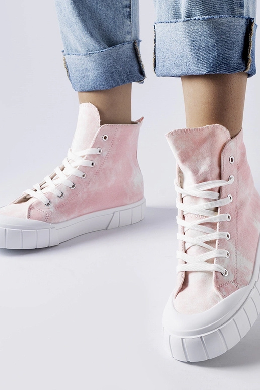 Roosad kingad pahkluuni, „Citta"