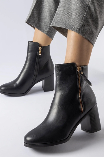 Musta soojustusega...