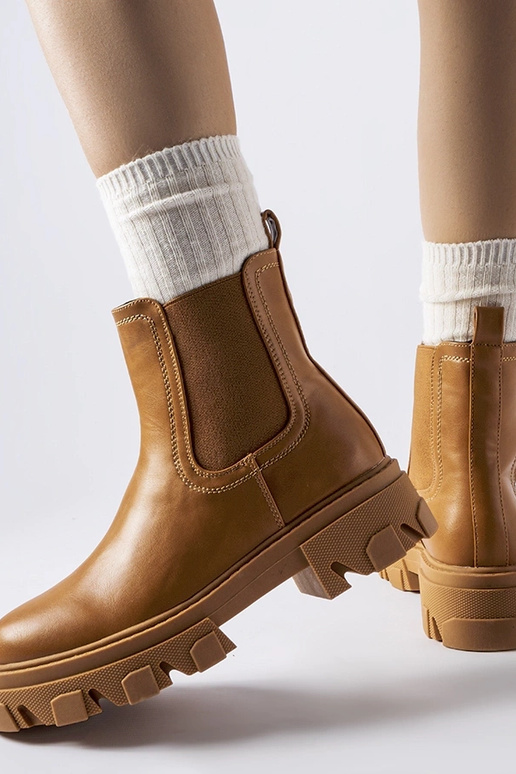 Pruunid libisevad massiivsed...