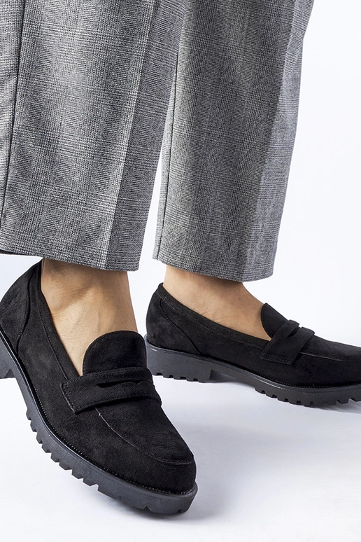 Mustad klassikalised kingad...