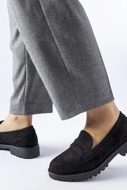 Mustad klassikalised kingad...