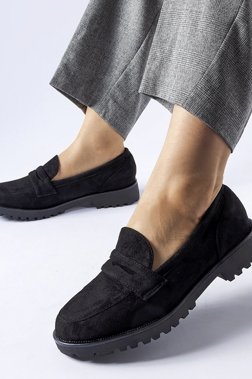 Mustad klassikalised kingad...