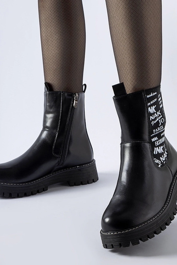 Mustad isoleeritud... 2