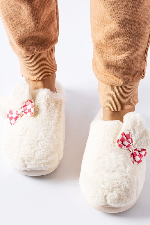 Valged isoleeritud naiste kõrvadega...