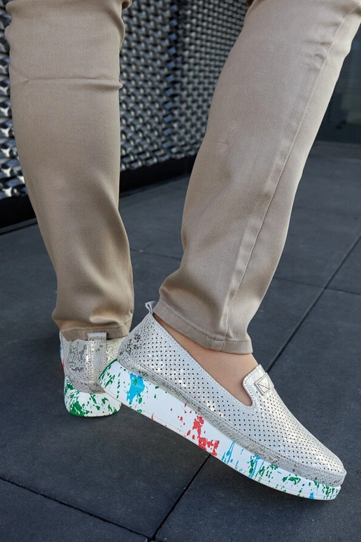 Bežid kinnised kingad värvilise...