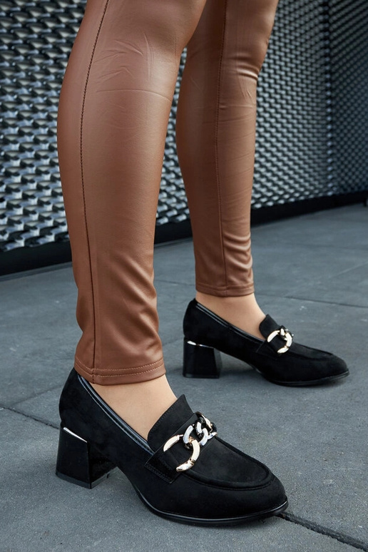 Mustad jalanõud plokk-kandiga...