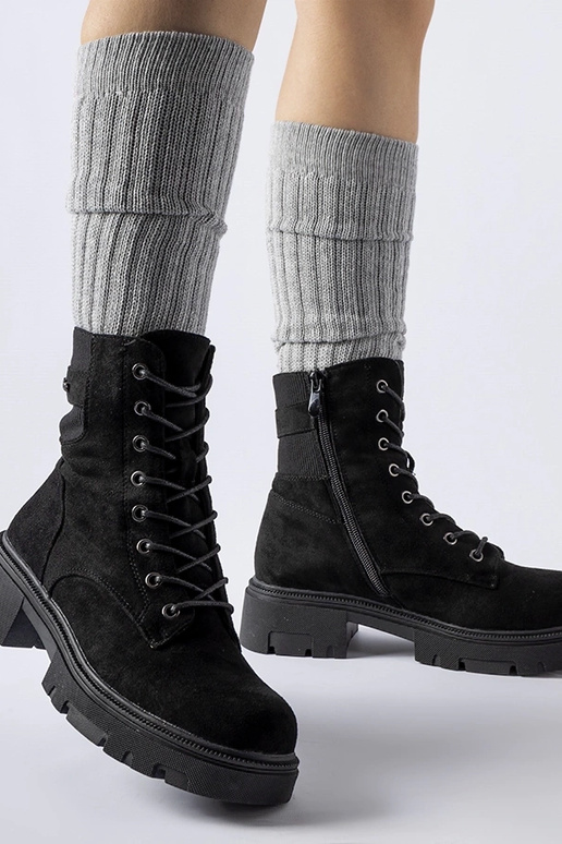 Mustad pehmelt isoleeritud...