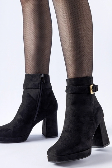 Mustad soojustusega...