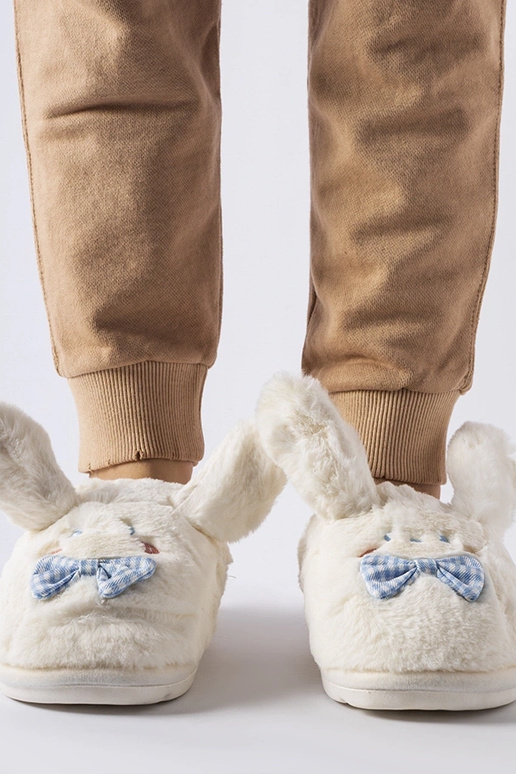 Valged kõrvade ja kaarega sussid Bruna