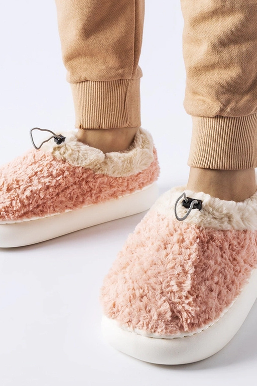 Roosad soojad kinnise kontsaga sussid...