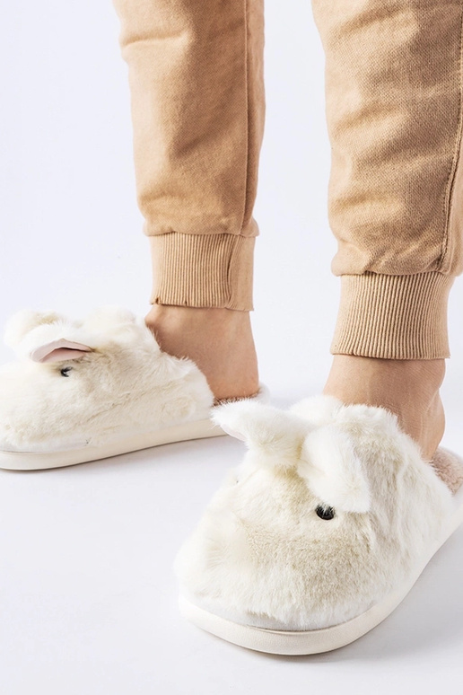 Valged soojad kõrvadega sussid Daniele