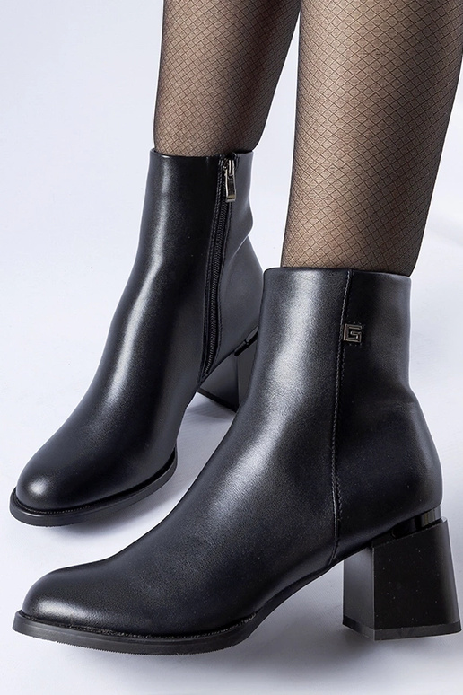 Mustad Fleurette soojustusega...