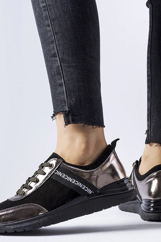 Castelfidardo mustad ja hallid nahast... Castelfidardo mustad ja hallid nahast...